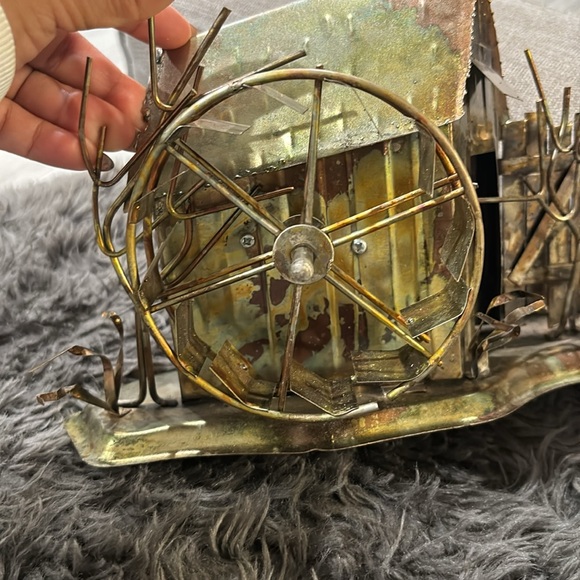 EndedEnded
Vintage Copper Metal Barn Mill With Water Wheel And Music Box - Picture 3 of 7